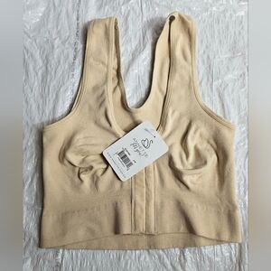 Annette Seamless Beige Sports Bra Size Medium NWT